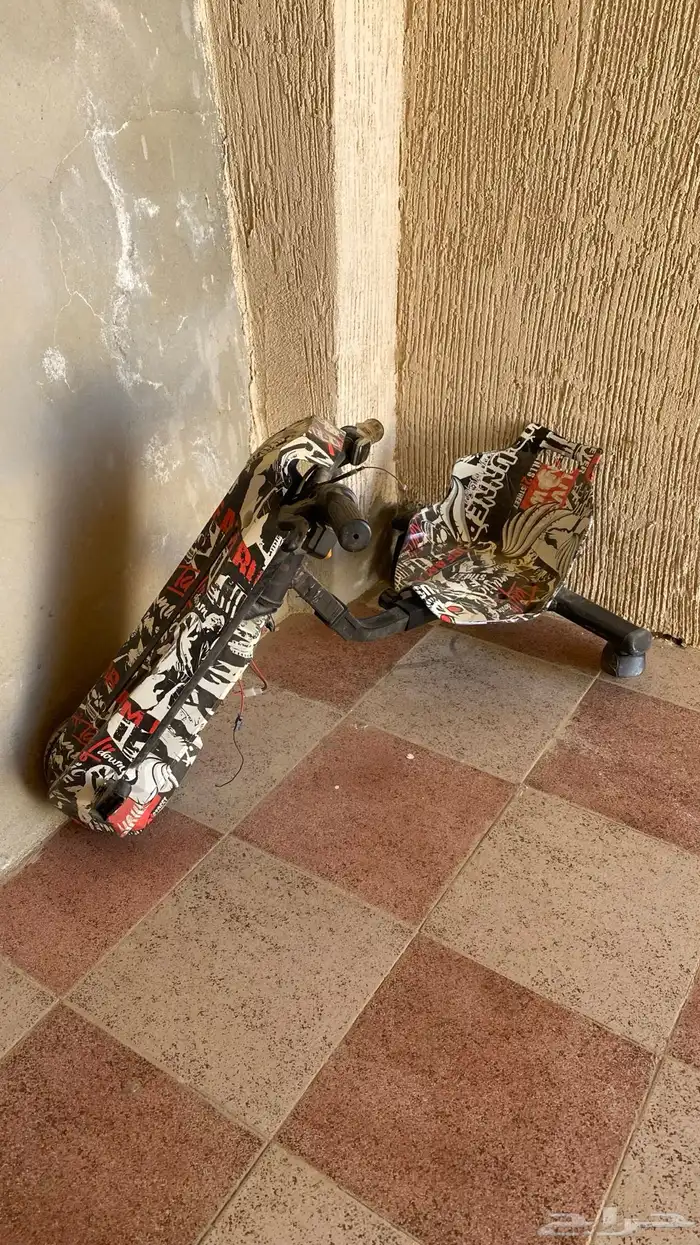 سكوتر كهربائي تقريبا مخزن ما يحتاج شي معه مفتحه وبدون شاحن 0