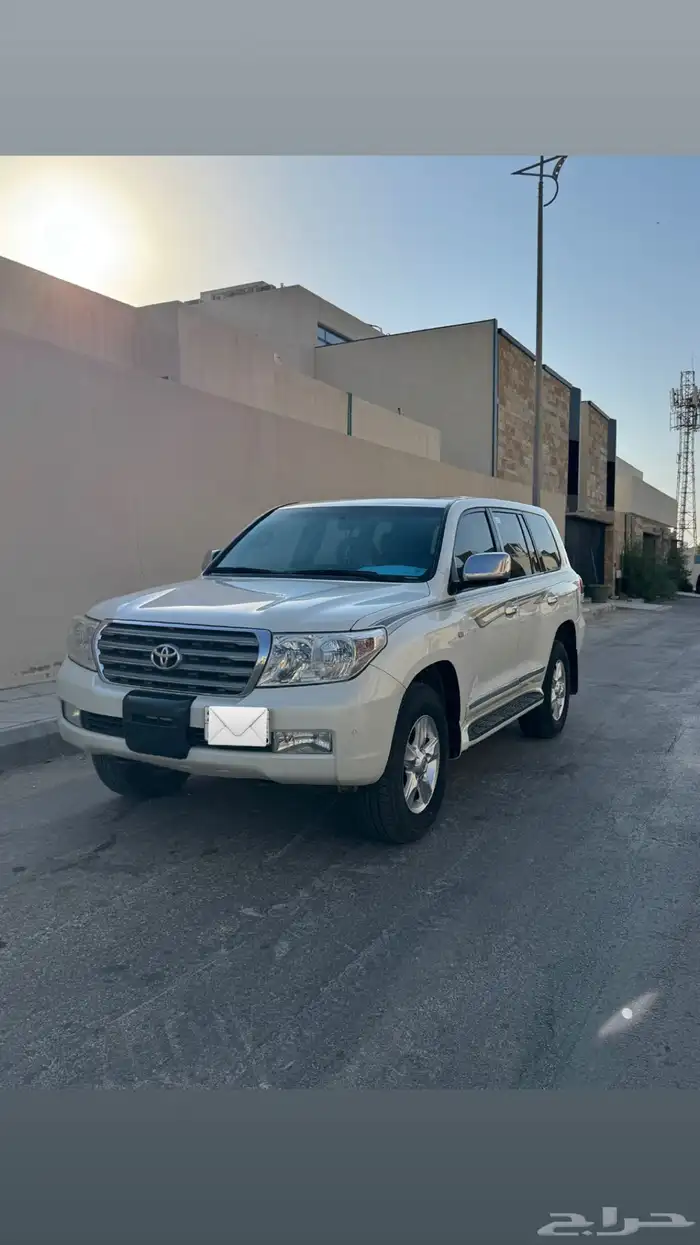 لاندكروزر VXR مجهز كامل 1