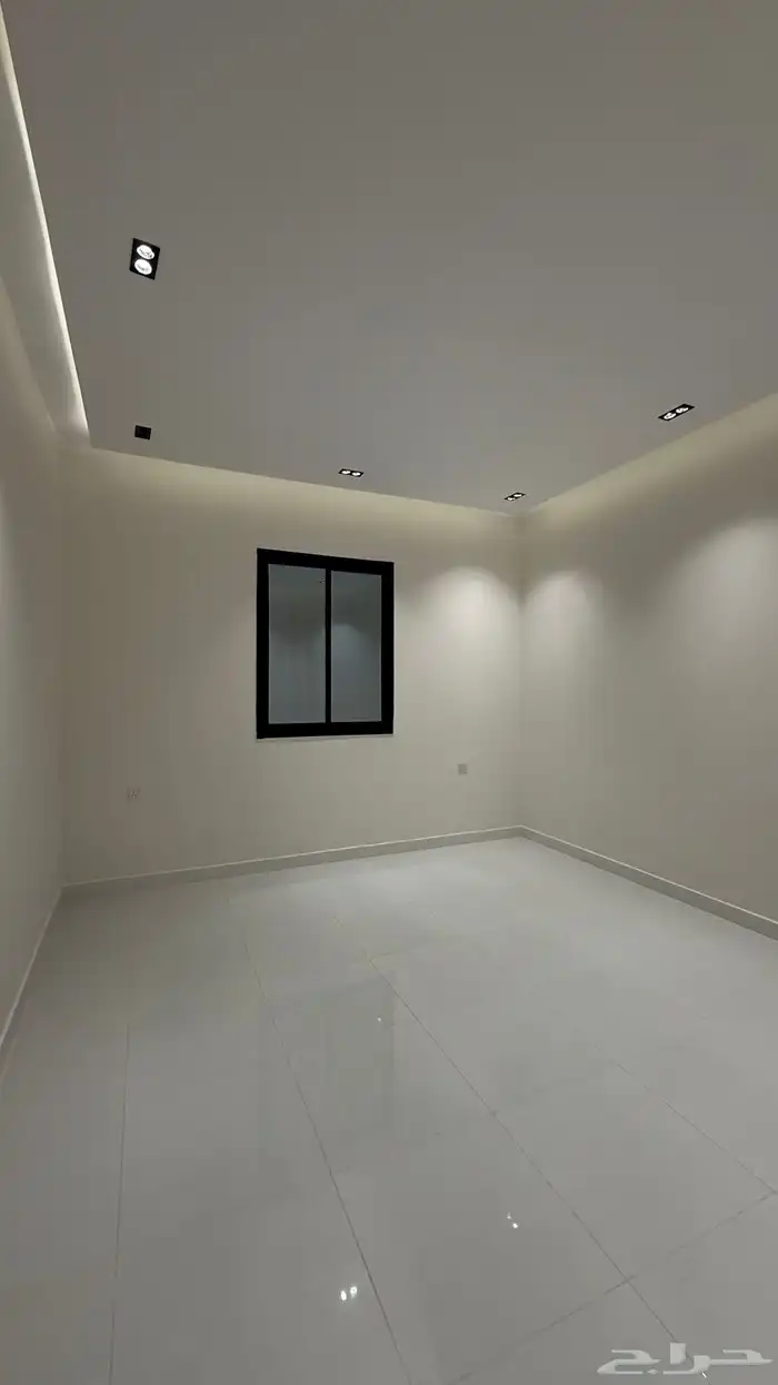 للبيع شقق ارضيه وعلويه بحى المعارض خميس مشيط 25