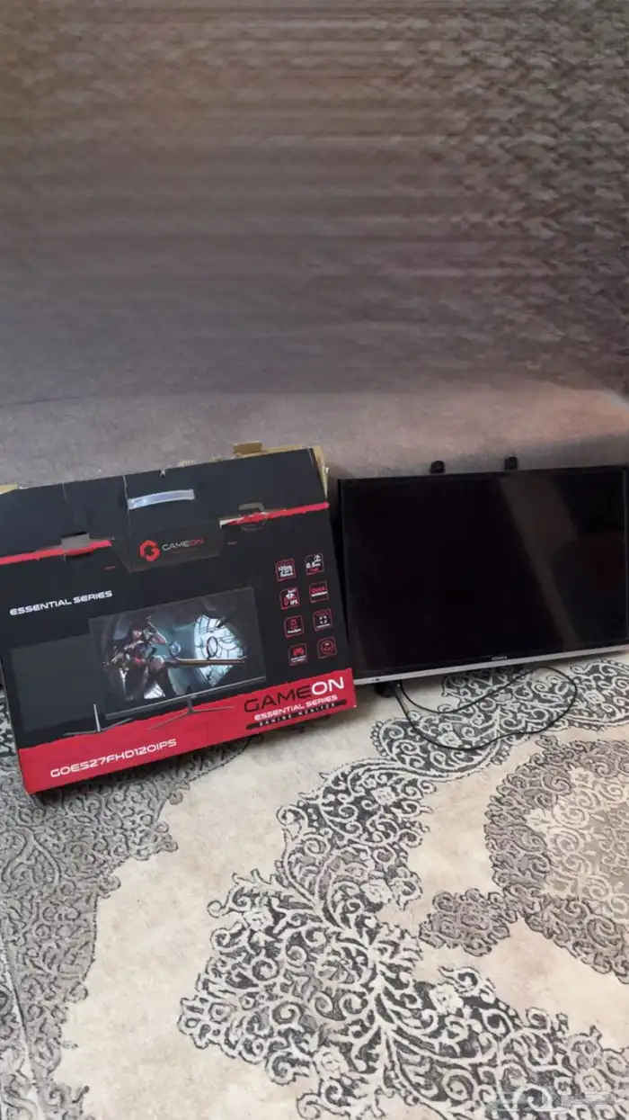 شاشتين للبيع قيمنق و عاديه وحده60فريم و الثانيه120 0