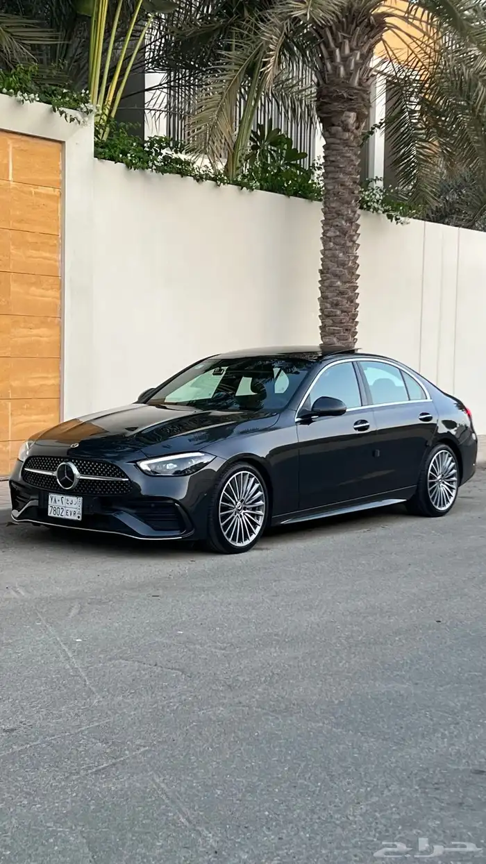 مرسيدس C300 موديل 2023 عداد 10 آلاف كيلو بحالة المصنع 1