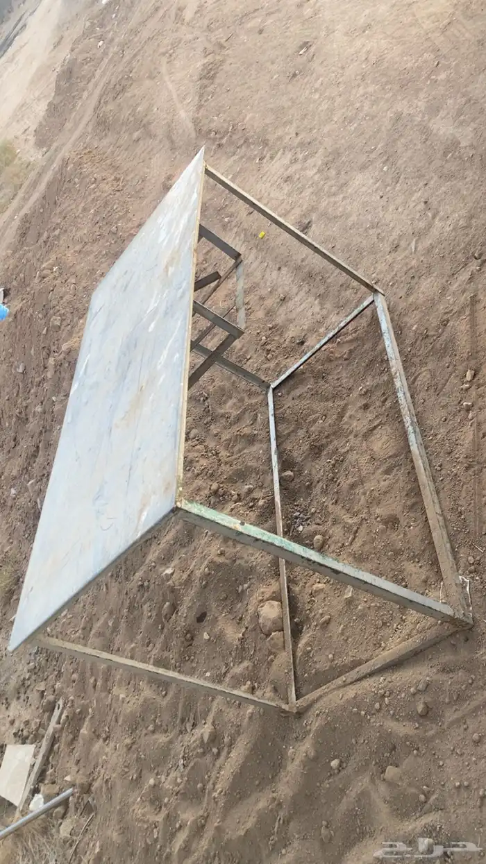 طاوله حديد الطول 1.80 والعرض 75 0