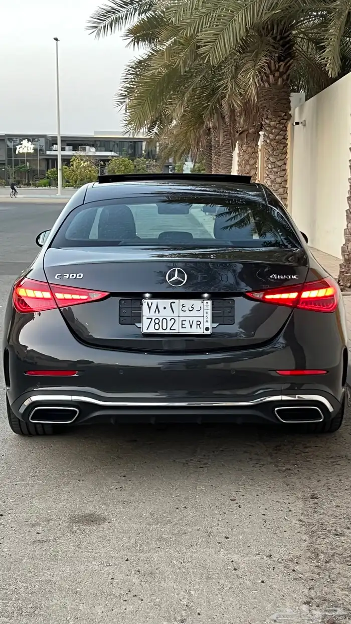 مرسيدس C300 موديل 2023 عداد 10 آلاف كيلو بحالة المصنع 5