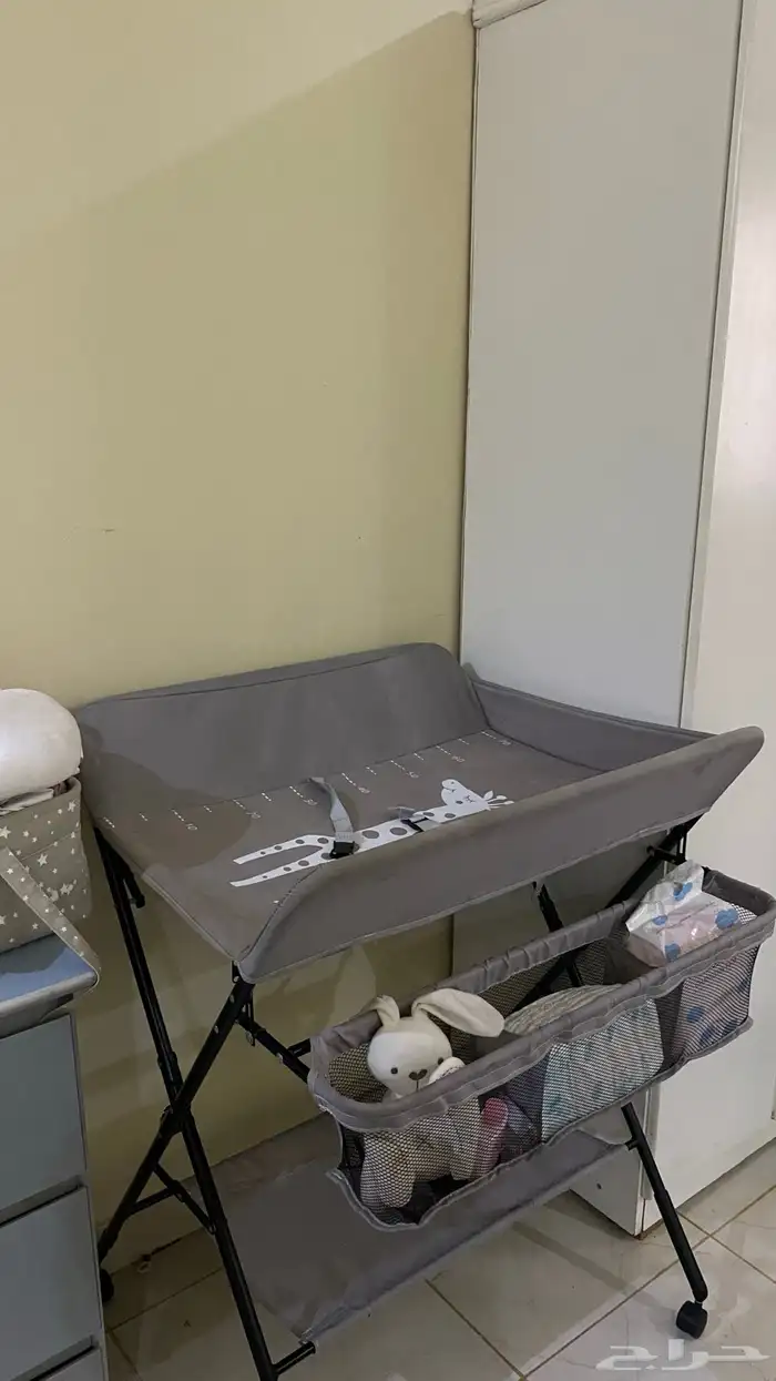 طاوله تغيير قابله للطي للاطفال 1
