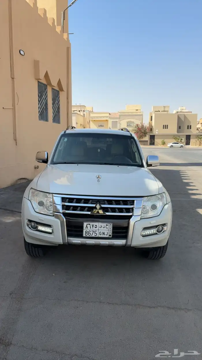 جيب باجيرو. نظيف جدا علامة ذهبية. مكينة 3800. الكبيرة 21