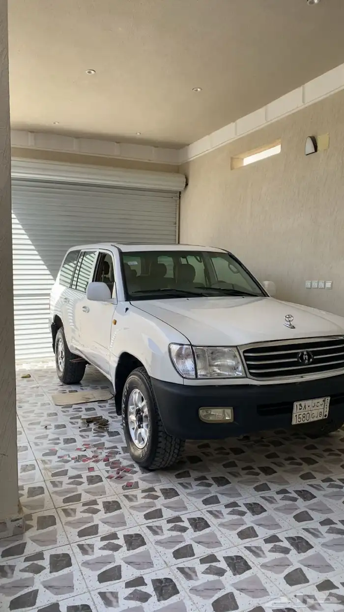 لاندكروزر موديل 2000 0