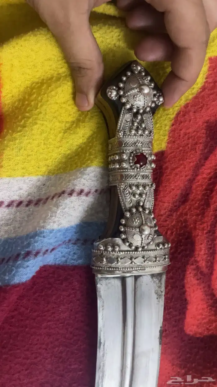 جنبيه فضه لها اكثر من 20 سنه مسيومه ب3000 اقل من سومه لاتجي 5