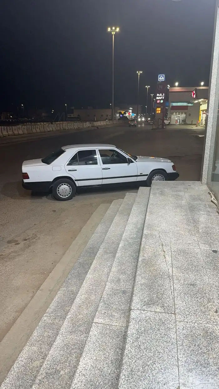 للبيع مرسيدس 4