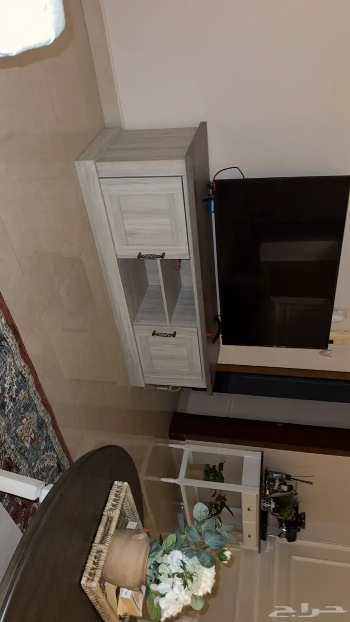 طاولة تلفزيون وسجاد 1