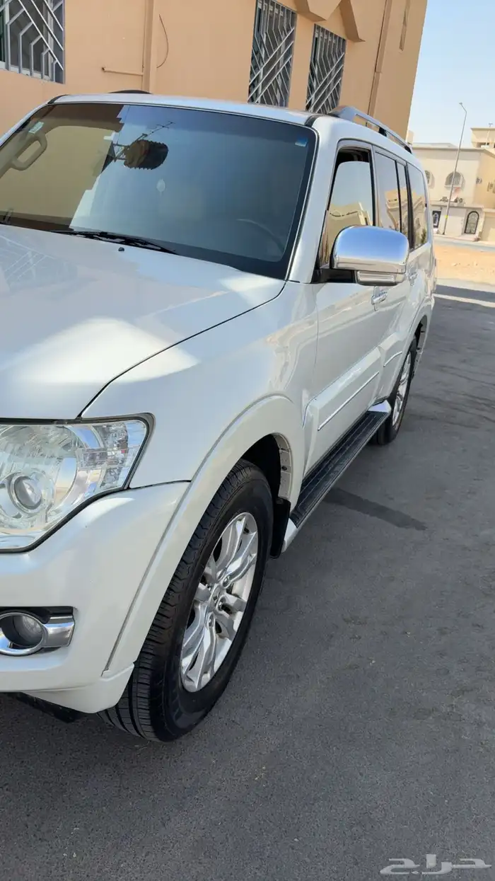جيب باجيرو. نظيف جدا علامة ذهبية. مكينة 3800. الكبيرة 1