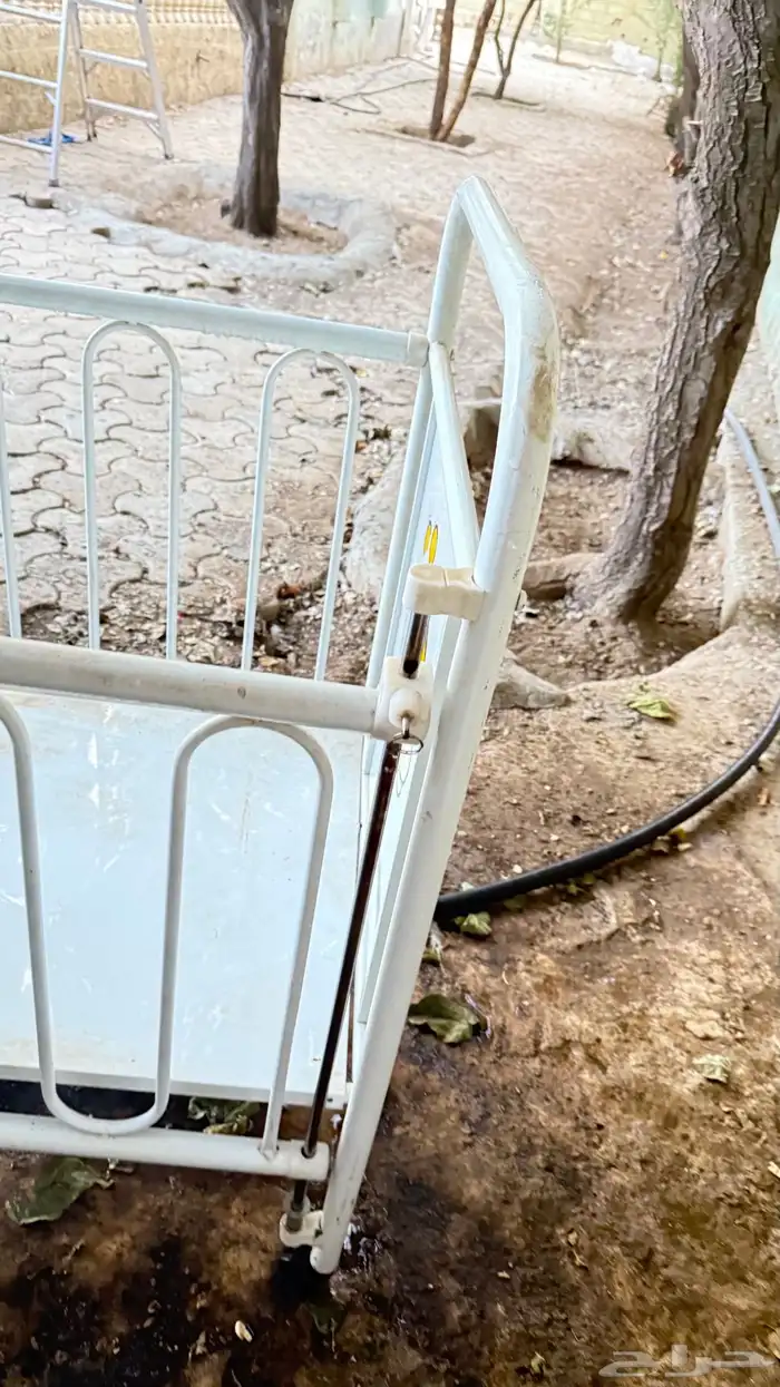 سرير اطفال بكفرات 0