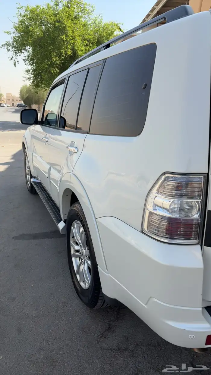 جيب باجيرو. نظيف جدا علامة ذهبية. مكينة 3800. الكبيرة 4
