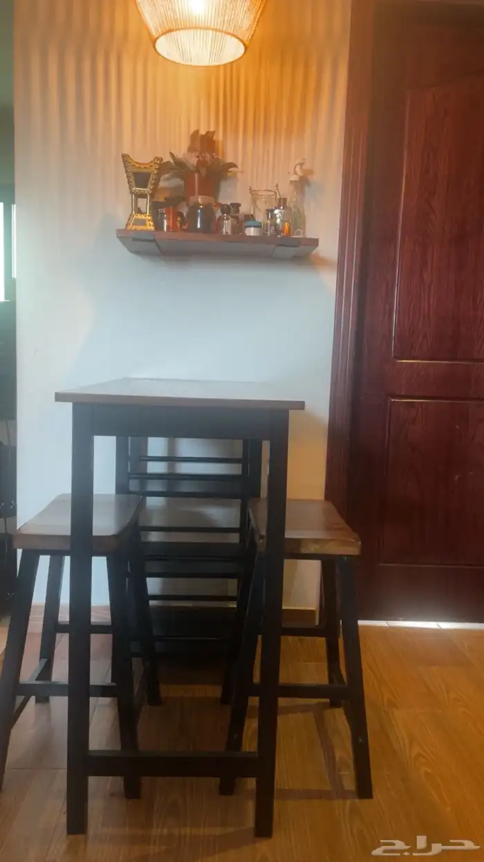 كورنر مطبخ او ركن كوفي او طاولة طعام صغيره حالتها ممتازه 1