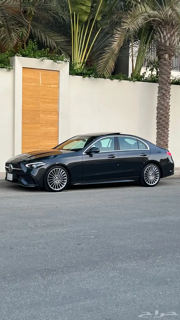 مرسيدس C300 موديل 2023 عداد 10 آلاف كيلو بحالة المصنع 2