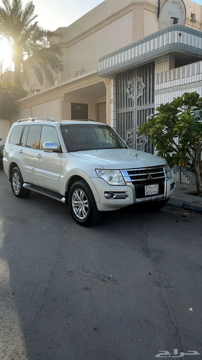 جيب باجيرو. نظيف جدا علامة ذهبية. مكينة 3800. الكبيرة 20