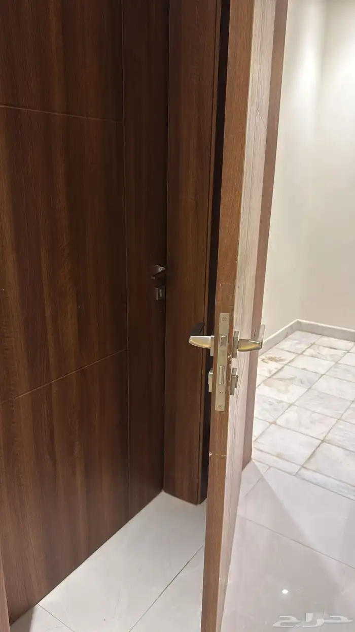 دور العارض بمدخل سياره 5
