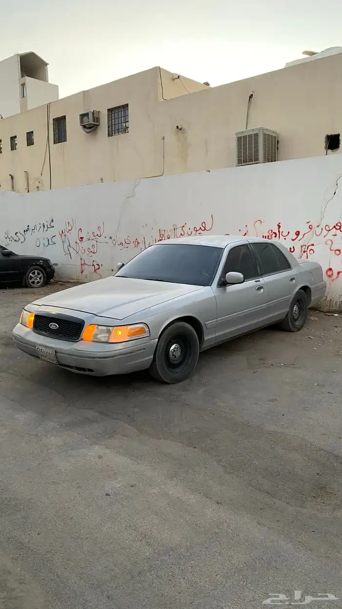 للبيع فورد فكتوريا 98 3