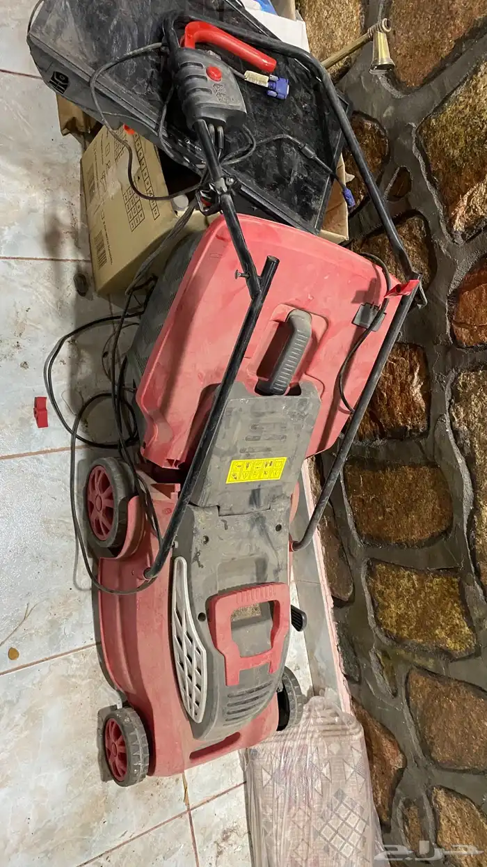 كشافات كبيرة حديد قوي من النوع القديم. مكينة قص العشب أصلية 3