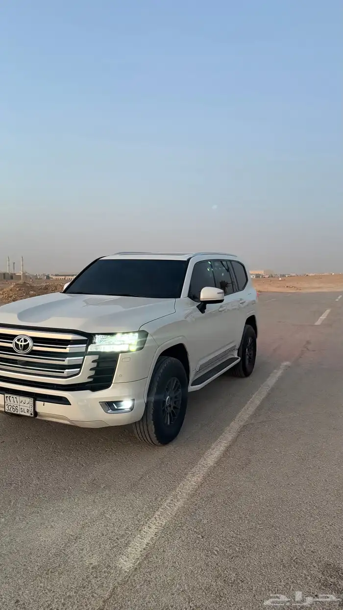 لاندكروزر 2023 L4 وارد عبداللطيف 9