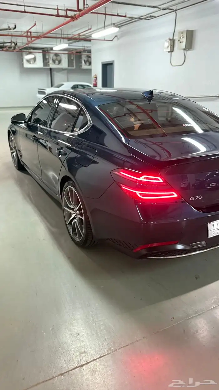 جنسيس G70 2024 16