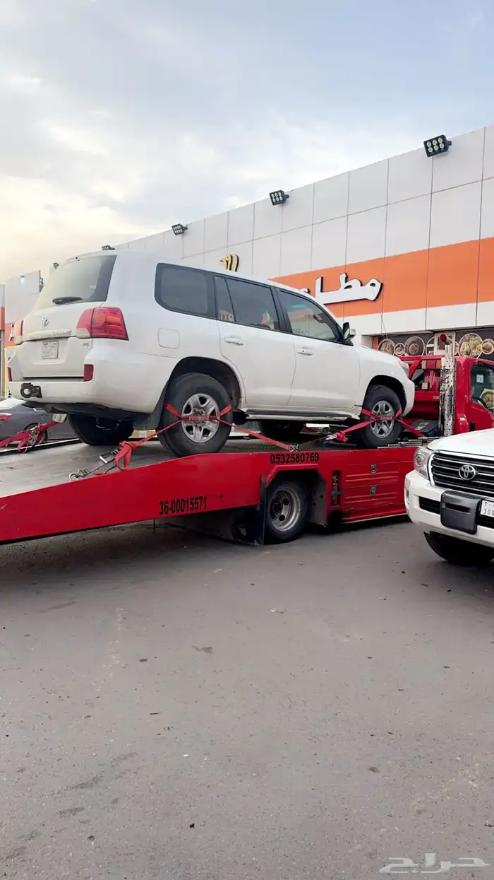 سطحه الرياض لنقل السيارت المصدومه و المتعطله 3