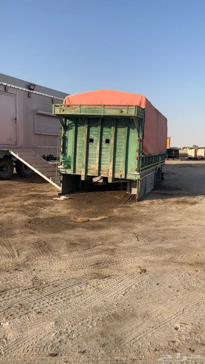 للبيع صندوق عايدي خشب نظيف 2