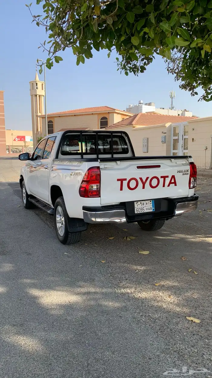 للبيع هايلوكس بانزين 2016 دبل بريمي 2