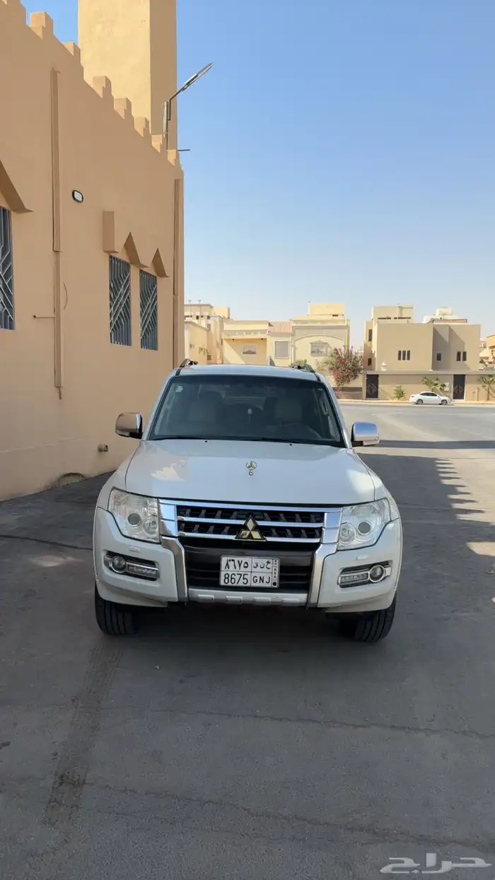 جيب باجيرو. نظيف جدا علامة ذهبية. مكينة 3800. الكبيرة 0