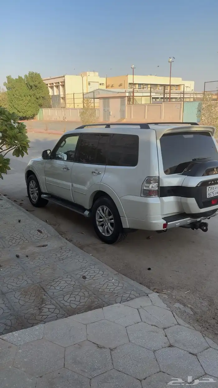 جيب باجيرو. نظيف جدا علامة ذهبية. مكينة 3800. الكبيرة 18