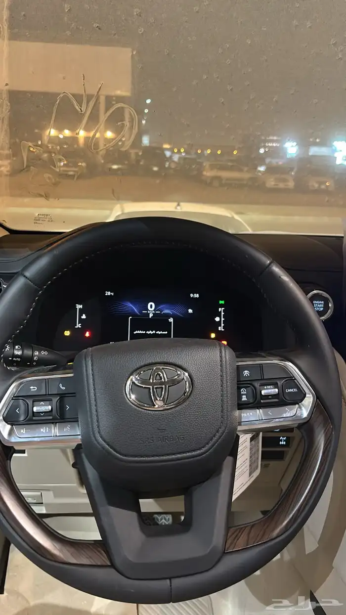 لاندكروزر 2025 L5 اسود 11