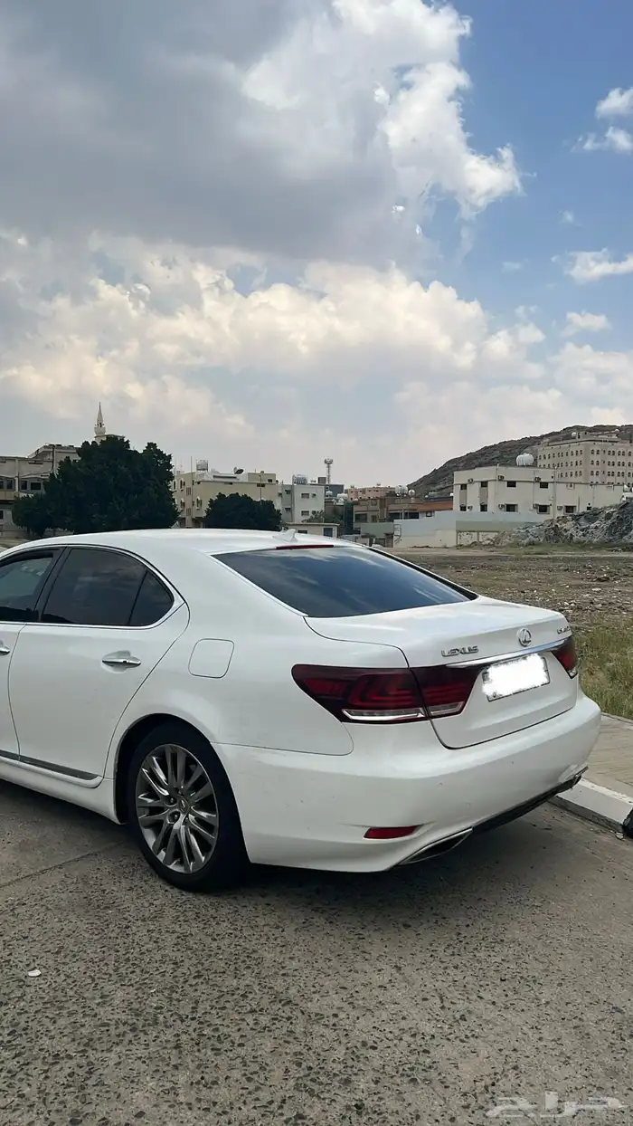 لكزس LS460 9