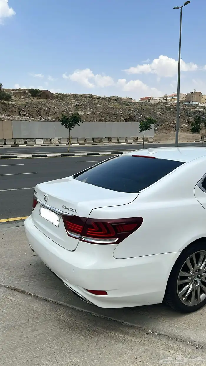 لكزس LS460 2