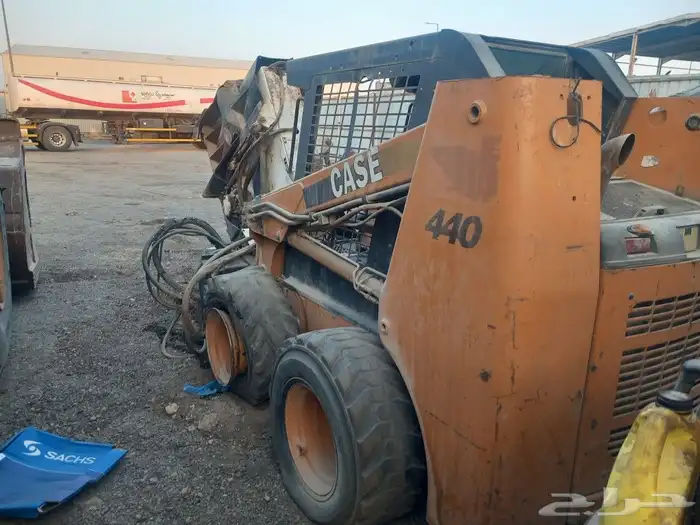 للبيع بوبكات موديل 2009 و case موديل 2008 10