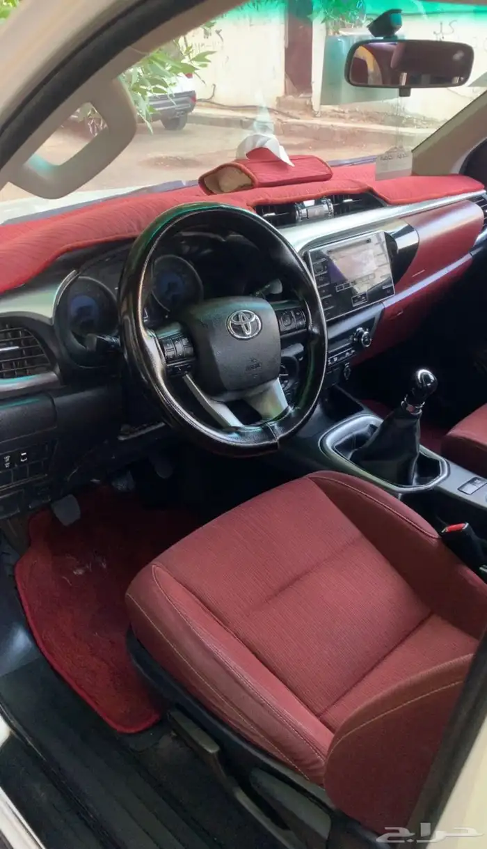 للبيع هايلوكس بانزين 2016 دبل بريمي 8