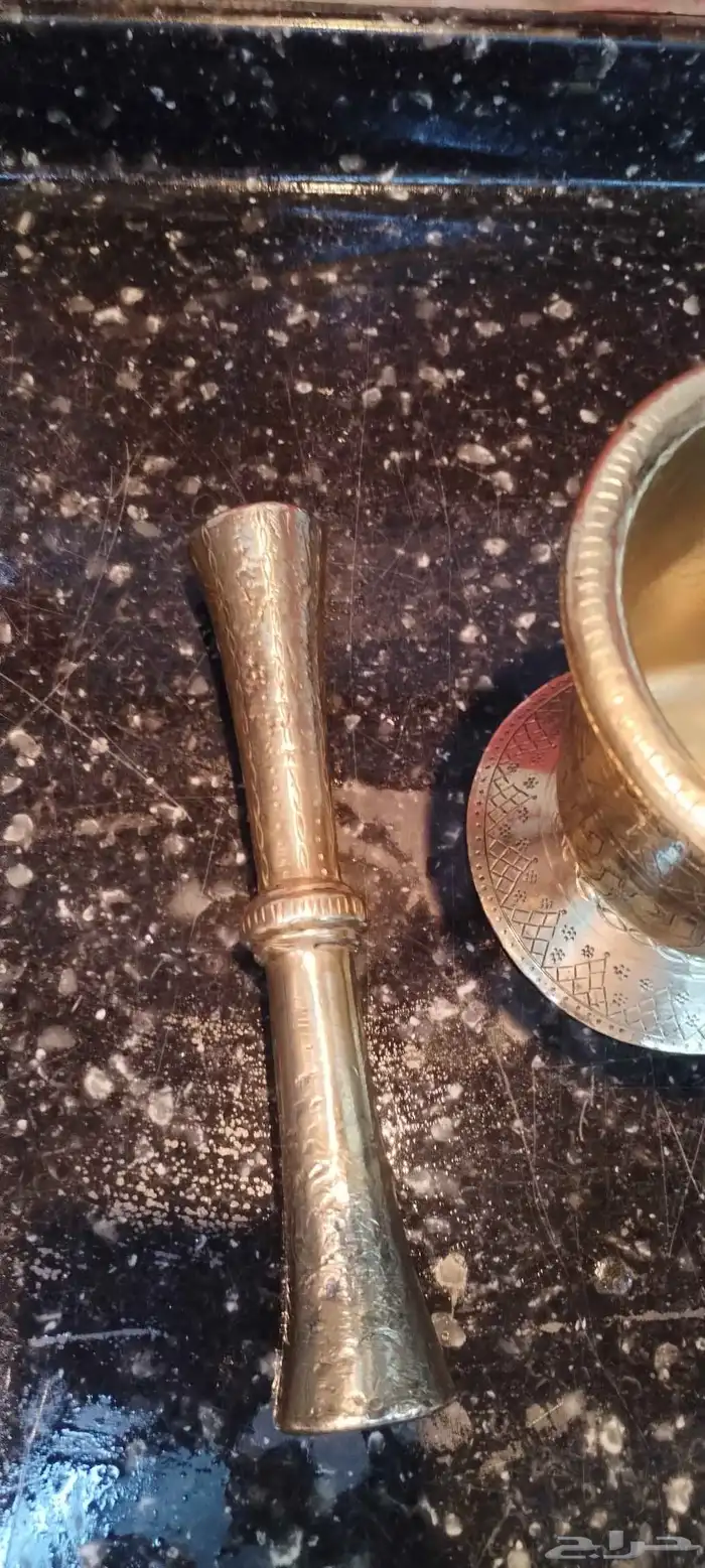 نجر سوري من النوادر عليه نقوش جميله ومكتوب عليه المملكه العر 3