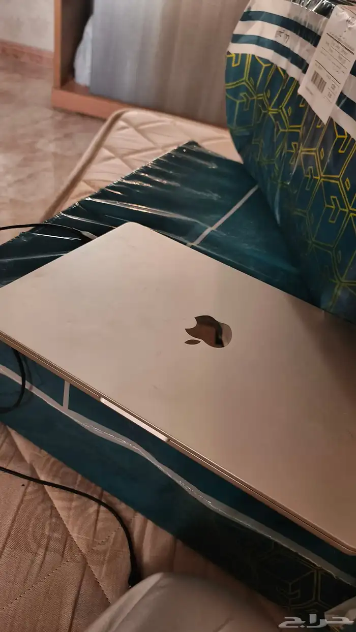macbook air m2 ماكبوك اير نظيف 0