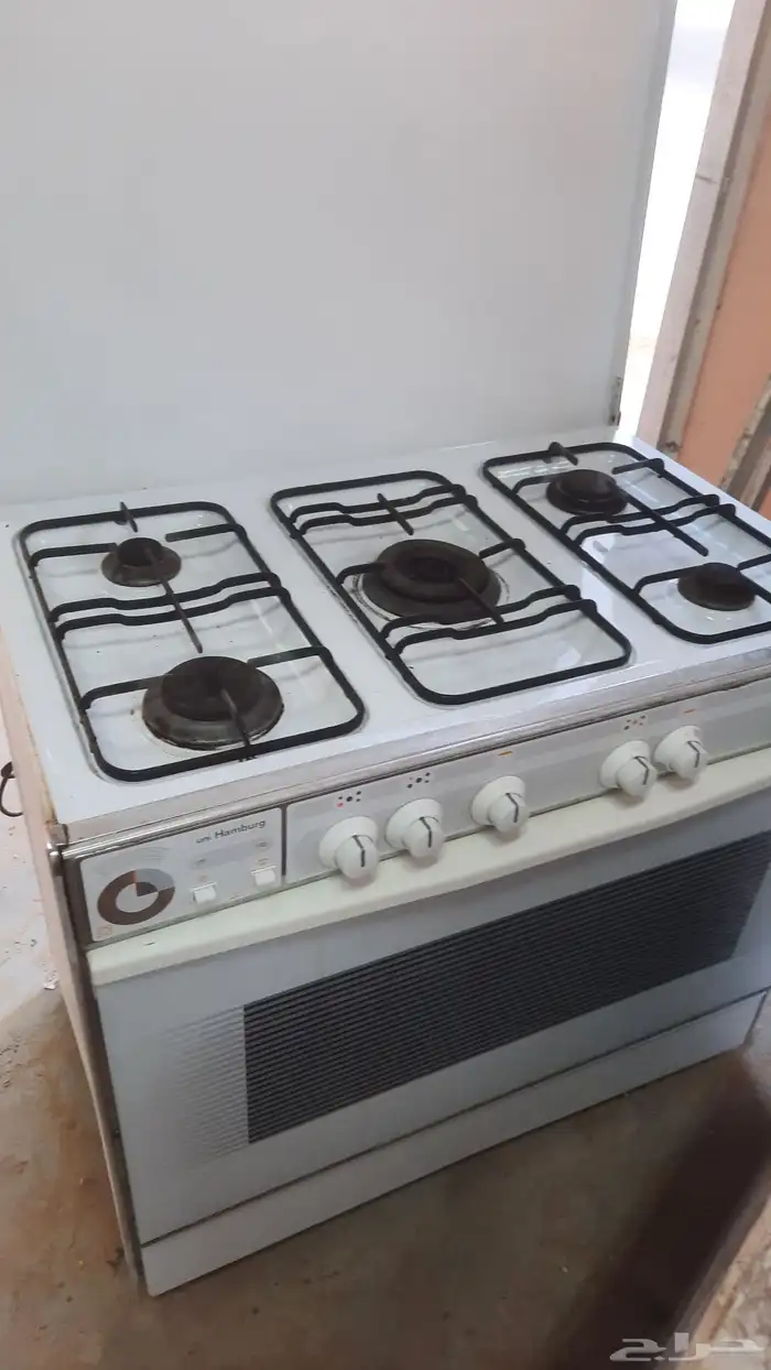 ثلجه صغيره شبه الجديدوشرط وفرن ايطالي 90في 60شغال وولعته زرق 2