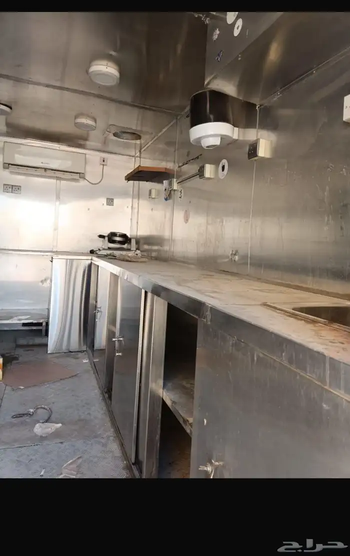 يوجد لدي فود ترك كامل للإيجار الشهري 6