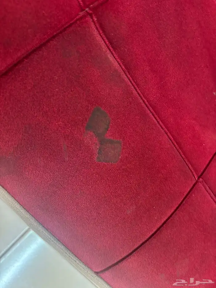 اثاث كنبات وفرشه وطاوله 2