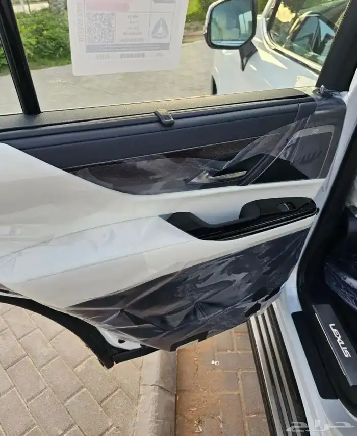 لكزس 25 عبداللطيف ابيض داخل اوف وايت مالك اول ماشي 11000 9