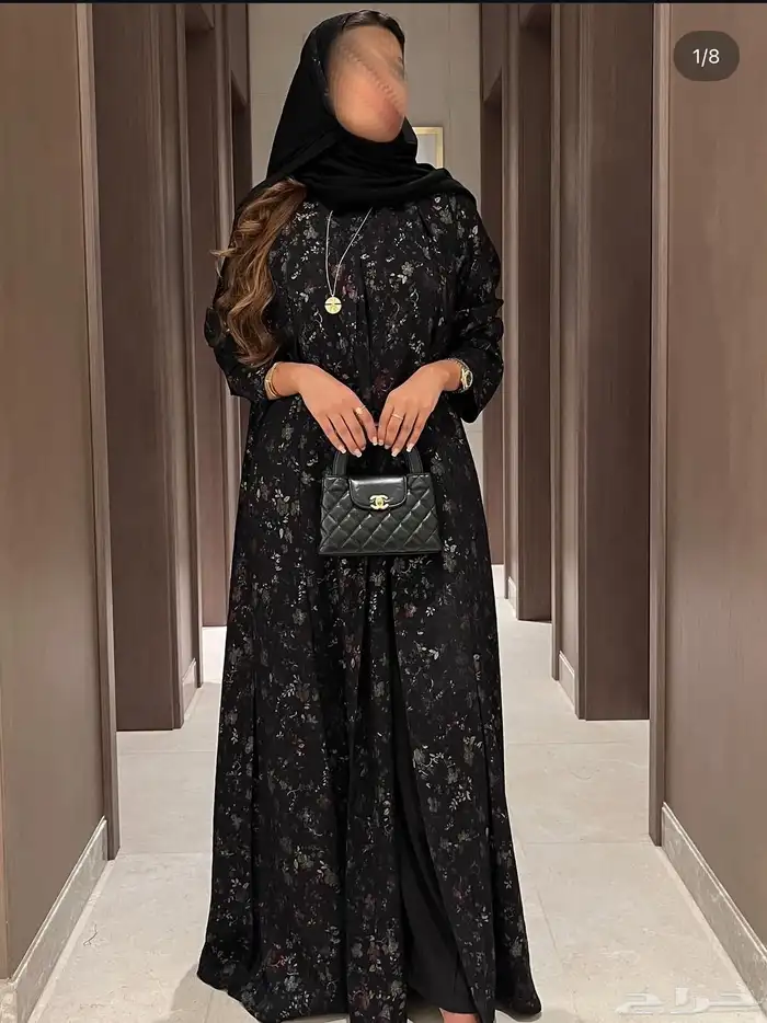 عبايه جدديده ما استخدمتها بس ماهي مقاسي 54 وماخذتها من موقع 3