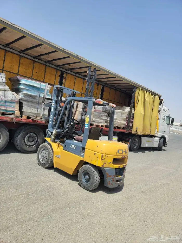 forklift available for rent 0