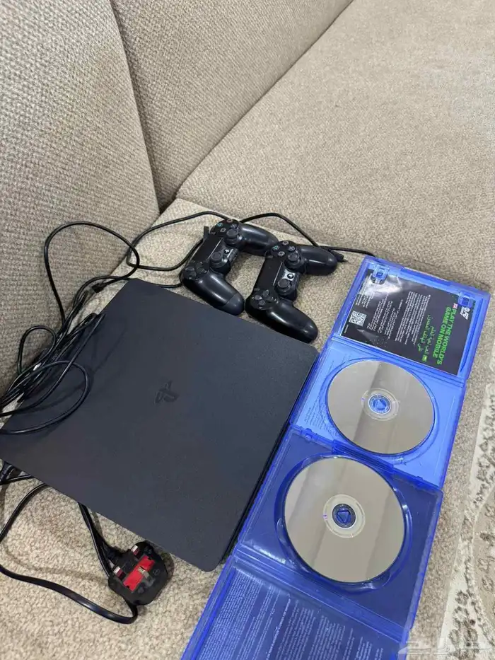 سوني فور ماقد انفك ولا مره سبب لبيع احتاج فلوسه توصيل اي مكا 1