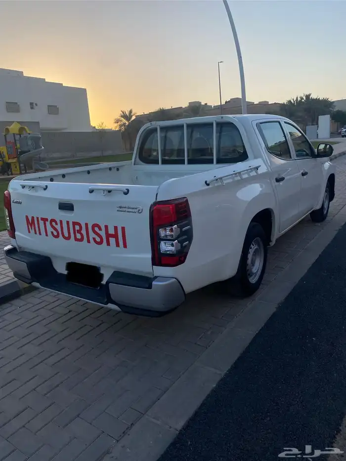 متسوبيشي 2022 L200 2