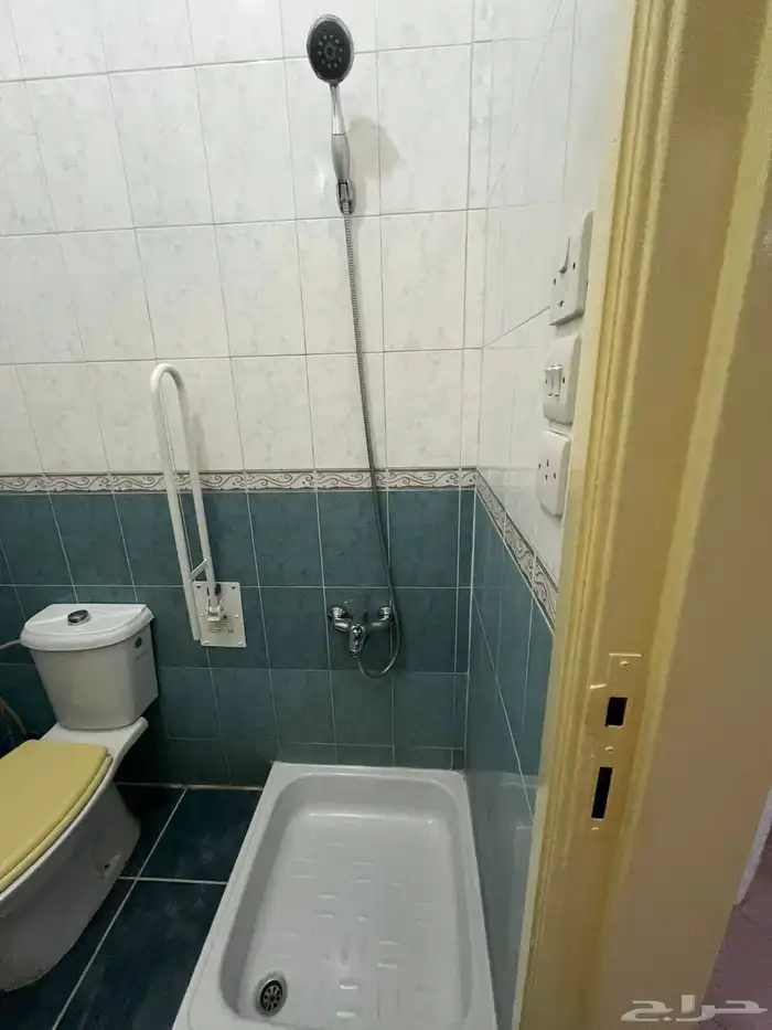 غرف عزاب للايجار بالعزيزيه ب900 شامل مويه وكهرب بدون خروج حج 2