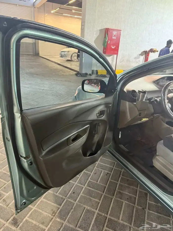 تم البع تويوتا ياريس 2009 للبيع جير عادي 6