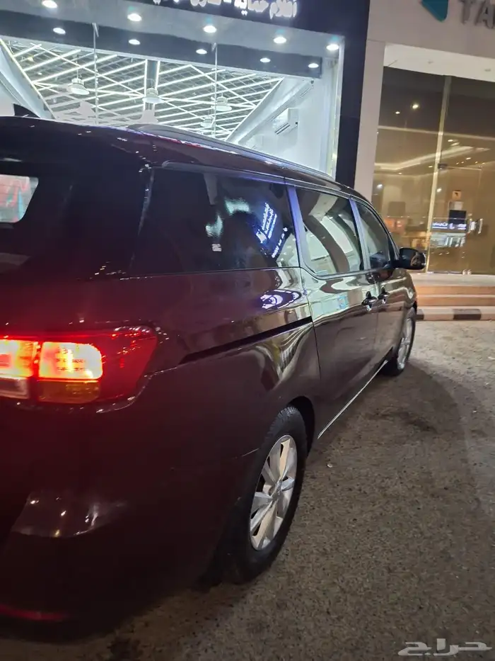 كيا كرنفال 1