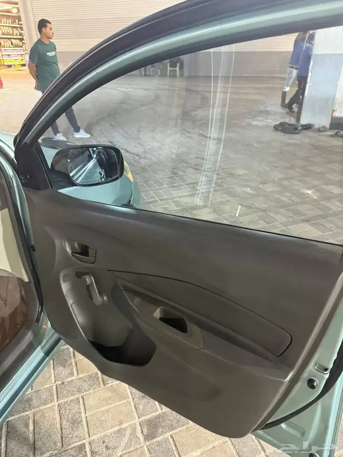 تم البع تويوتا ياريس 2009 للبيع جير عادي 5