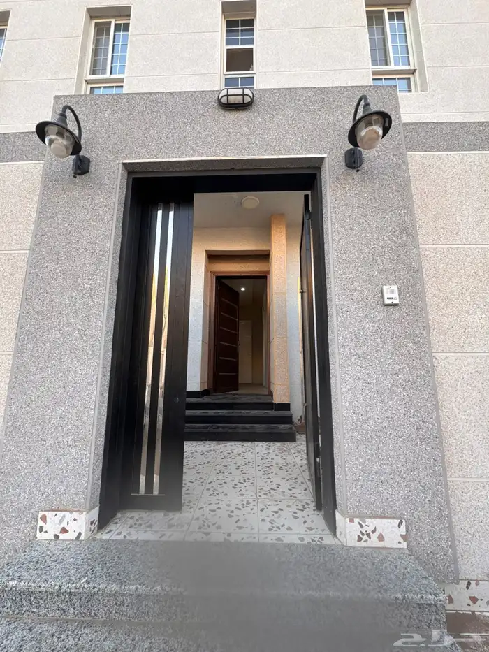 شقه للبيع حي اليرموك 8