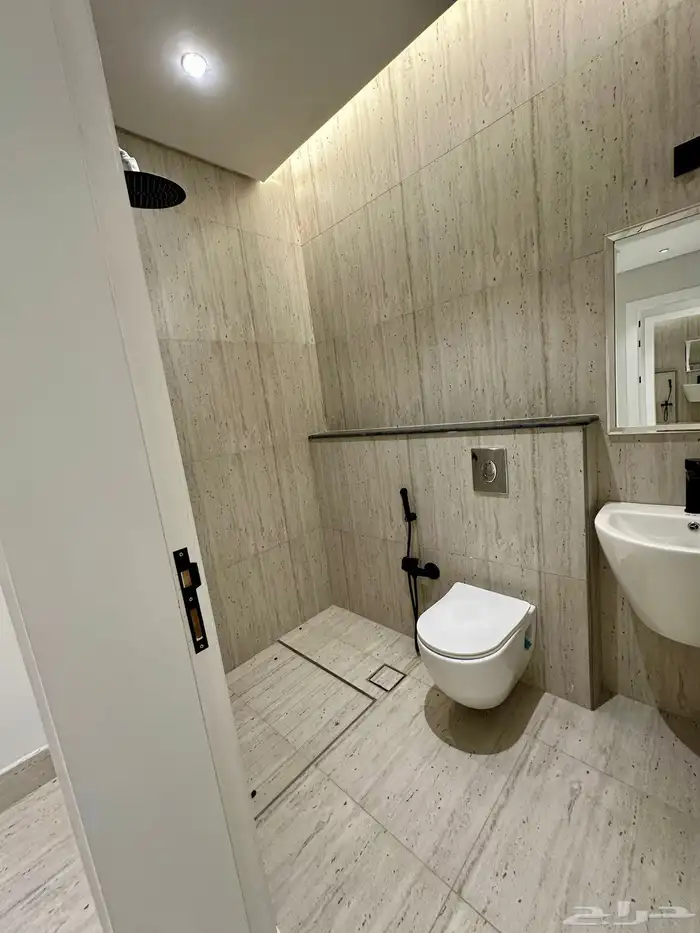 للبيع شقة بحي النرجس في الماجدية 13